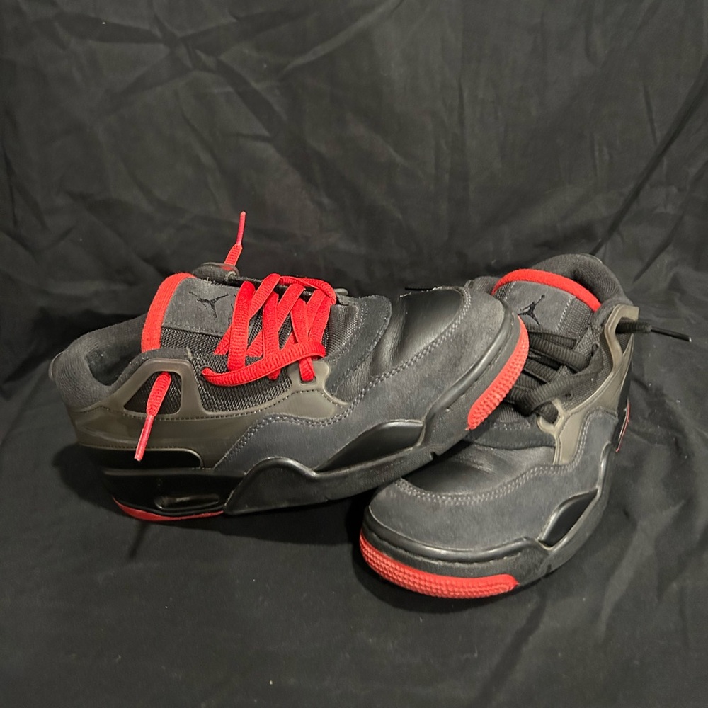 Youth Jordan RM4 Red and Black with both laces SZ 6.5